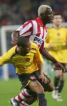 Eindhoven, 20 Februari 2007 Champions Leaguewedstrijd
PSV-FC Arsenal 1e ronde Eindstand 1-0 Seizoen 2006/2007
Arouna Kone in duel met Gael Clichy