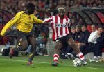Eindhoven, 20 Februari 2007 Champions Leaguewedstrijd
PSV-FC Arsenal 1e ronde Eindstand 1-0 Seizoen 2006/2007
Arouna Kone in duel met Kolo Toure