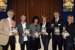 Amsterdam 23 januari 2007
Presentatie boek postcodeloterij in Artis met oa Carolien Tensen Ruud Gullit Hennie Huisman Jan Vriend Arno Woesthoff met vrouw Bea Post en direkteur Boudewijn Poelmann.