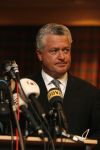 Amsterdam 19 februari 2007
Bram Moszkowicz geeft persconferentie in het Holiday inn waar hij oa vertelt dat hij stopt met de verdediging van Willem Holleeder.
Peter Smulders bv