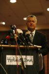 Amsterdam 19 februari 2007
Bram Moszkowicz geeft persconferentie in het Holiday inn waar hij oa vertelt dat hij stopt met de verdediging van Willem Holleeder.
Peter Smulders bv