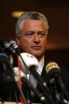 Amsterdam 19 februari 2007
Bram Moszkowicz geeft persconferentie in het Holiday inn waar hij oa vertelt dat hij stopt met de verdediging van Willem Holleeder.
Peter Smulders bv