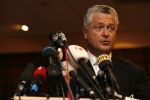 Amsterdam 19 februari 2007
Bram Moszkowicz geeft persconferentie in het Holiday inn waar hij oa vertelt dat hij stopt met de verdediging van Willem Holleeder.
Peter Smulders bv