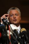 Amsterdam 19 februari 2007
Bram Moszkowicz geeft persconferentie in het Holiday inn waar hij oa vertelt dat hij stopt met de verdediging van Willem Holleeder.
Peter Smulders bv