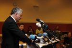 Amsterdam 19 februari 2007
Bram Moszkowicz geeft persconferentie in het Holiday inn waar hij oa vertelt dat hij stopt met de verdediging van Willem Holleeder.
Peter Smulders bv