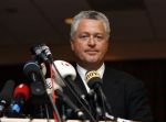 Amsterdam 19 februari 2007
Bram Moszkowicz geeft persconferentie in het Holiday inn waar hij oa vertelt dat hij stopt met de verdediging van Willem Holleeder.
Peter Smulders bv