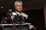Amsterdam 19 februari 2007
Bram Moszkowicz geeft persconferentie in het Holiday inn waar hij oa vertelt dat hij stopt met de verdediging van Willem Holleeder.
Peter Smulders bv