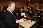 Amsterdam 19 februari 2007
Bram Moszkowicz geeft persconferentie in het Holiday inn waar hij oa vertelt dat hij stopt met de verdediging van Willem Holleeder.
Peter Smulders bv