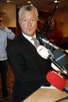 Amsterdam 19 februari 2007
Bram Moszkowicz geeft persconferentie in het Holiday inn waar hij oa vertelt dat hij stopt met de verdediging van Willem Holleeder.
Peter Smulders bv