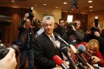 Amsterdam 19 februari 2007
Bram Moszkowicz geeft persconferentie in het Holiday inn waar hij oa vertelt dat hij stopt met de verdediging van Willem Holleeder.
Peter Smulders bv