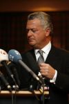 Amsterdam 19 februari 2007
Bram Moszkowicz geeft persconferentie in het Holiday inn waar hij oa vertelt dat hij stopt met de verdediging van Willem Holleeder.
Peter Smulders bv