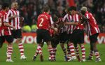 Eindhoven, 20 Februari 2007 Champions Leaguewedstrijd
PSV-FC Arsenal 1e ronde Eindstand 1-0 Seizoen 2006/2007
Edison Mendez heeft in de 63e minuut PSV op 1-0 gebracht en wordt gefeliciteerd door zijn ploeggenoten Alex PSV, Phillip Cocu, Tardelli, Timmy Simons, Arouna Kone en Carlos Salcido , Jan Kromkamp en Manuel Da Costa