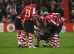 Eindhoven, 20 Februari 2007 Champions Leaguewedstrijd
PSV-FC Arsenal 1e ronde Eindstand 1-0 Seizoen 2006/2007
Edison Mendeze heeft in de 63e minuut PSV op 1-0 gebracht en wordt gefeliciteerd door zijn ploeggenoten Alex PSV, Phillip Cocu, Tardelli, Timmy Simons, Arouna Kone en Carlos Salcido