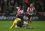 Eindhoven, 20 Februari 2007 Champions Leaguewedstrijd
PSV-FC Arsenal 1e ronde Eindstand 1-0 Seizoen 2006/2007
Edison Mendez in duel met Philippe Senderos op achtergrond Tardelli