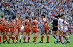 Munchen, 25 Juni 1988 Finale Europees Kampioenschap 1988
Nederland-Rusland met een eindstand van 2-0
Muurtje met v.l.n.r.: Adri v Tiggelen, Gerald Vanenburg, Erwin Koeman, Berry v Aerle, Jan Wouters, Frank Rijkaard en Ruud Gullit