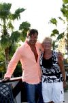 Curacao 7 januari 2007
Gerard Joling met zijn moeder op vakantie op curacao.