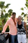 Curacao 7 januari 2007
Gerard Joling met zijn moeder op vakantie op curacao.