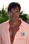 Curacao 7 januari 2007
Gerard Joling met zijn moeder op vakantie op curacao.