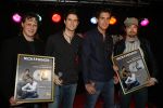 Volendam 18 januari 2007
Gouden plaat Nick Schilder en Simon Keizer bij cafe Old Dutch. Erwin v Hoevelaak en Gordon Groothedde