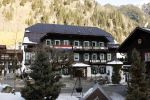Bad Gastein 13 januari 2007
Pieter v Vollenhoven en Prinses Margriet op vakantie met Prins Maurits Prinses Marilene Prinses Anna Prins Lucas Prins Bernhard jr Prinses Annete Prinses Isablle Prins Sam Prins Pieter Christiaan Prinses Anita Prins Floris en Prinses Aimee vanwege hun 40 jarig huwelijk. Hotel Gruner baum