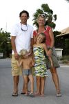 Curacao 3 januari 2006
Irene Moors met haar man Barry en kinderen op vakantie bij Papagayo.