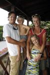 Curacao 3 januari 2006
Irene Moors met haar man Barry en kinderen op vakantie bij Papagayo.