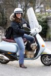 Amsterdam 31 januari 2007
Presentatie honden penning proefdiervrij bij vertigo in het vondelpark. Josefine v Asdonk met hond op vespa scooter