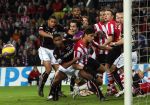 Eindhoven, Kompetitiewedstrijd PSV-AZ, eindstand 2-3
Seizoen 2006/2007
Veel drukte voor het doel van Khalid Sinouh