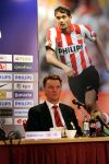 Eindhoven, Kompetitiewedstrijd PSV-AZ, eindstand 2-3
Seizoen 2006/2007
Persconferentie na afloop met  Louis v Gaal
