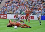 Munchen, 25 Juni 1988 Finale Europees Kampioenschap 1988
Nederland-Rusland met een eindstand van 2-0
v.l.n.r. Marco v Basten is onderuit gehaald
Arnold Muhren
EK 1988