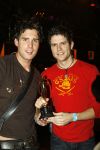 Uitgeest 17 januari 2007
Nick en Simon met de zus van Jan Smit bij feest Henk Geelin Bobs saloon