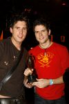 Uitgeest 17 januari 2007
Nick en Simon met de zus van Jan Smit bij feest Henk Geelin Bobs saloon
