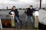Volendam 18 januari 2007
Nick en Simon tijdens storm op de dijk in volendam.