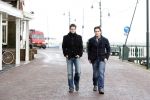 Volendam 18 januari 2007
Nick en Simon tijdens storm op de dijk in volendam.