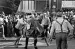 Eindhoven, 1986 Carnaval
Wedstrijd tussen de teams van PSV en EVV Eindhoven op het stationskwartier