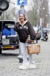 Amsterdam 17 november 2007
Patty Brard aan het verhuizen.
