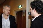 Amsterdam 19 februari 2007
Bram Moszkowicz geeft persconferentie in het Holiday inn waar hij oa vertelt dat hij stopt met de verdediging van Willem Holleeder.
Peter Smulders bv