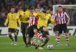Eindhoven, 20 Februari 2007 Champions Leaguewedstrijd
PSV-FC Arsenal 1e ronde Eindstand 1-0 Seizoen 2006/2007
Phillip Cocu in duel met Tomas Rosicky