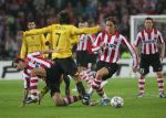 Eindhoven, 20 Februari 2007 Champions Leaguewedstrijd
PSV-FC Arsenal 1e ronde Eindstand 1-0 Seizoen 2006/2007
Phillip Cocu in duel met Tomas Rosicky en Mika Vayrynen