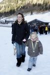 Bad Gastein 13 januari 2007
Pieter v Vollenhoven en Prinses Margriet op vakantie met Prins Maurits Prinses Marilene Prinses Anna Prins Lucas Prins Bernhard jr Prinses Annete Prinses Isablle Prins Sam Prins Pieter Christiaan Prinses Anita Prins Floris en Prinses Aimee vanwege hun 40 jarig huwelijk.