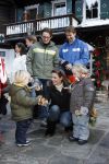 Bad Gastein 13 januari 2007
Pieter v Vollenhoven en Prinses Margriet op vakantie met Prins Maurits Prinses Marilene Prinses Anna Prins Lucas Prins Bernhard jr Prinses Annete Prinses Isablle Prins Sam Prins Pieter Christiaan Prinses Anita Prins Floris en Prinses Aimee vanwege hun 40 jarig huwelijk.