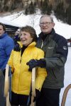 Bad Gastein 13 januari 2007
Pieter v Vollenhoven en Prinses Margriet op vakantie met Prins Maurits Prinses Marilene Prinses Anna Prins Lucas Prins Bernhard jr Prinses Annete Prinses Isablle Prins Sam Prins Pieter Christiaan Prinses Anita Prins Floris en Prinses Aimee vanwege hun 40 jarig huwelijk.