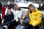 Bad Gastein 13 januari 2007
Pieter v Vollenhoven en Prinses Margriet op vakantie met Prins Maurits Prinses Marilene Prinses Anna Prins Lucas Prins Bernhard jr Prinses Annete Prinses Isablle Prins Sam Prins Pieter Christiaan Prinses Anita Prins Floris en Prinses Aimee vanwege hun 40 jarig huwelijk.