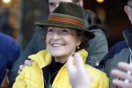 Bad Gastein 13 januari 2007
Pieter v Vollenhoven en Prinses Margriet op vakantie met Prins Maurits Prinses Marilene Prinses Anna Prins Lucas Prins Bernhard jr Prinses Annete Prinses Isablle Prins Sam Prins Pieter Christiaan Prinses Anita Prins Floris en Prinses Aimee vanwege hun 40 jarig huwelijk.