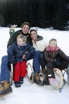 Bad Gastein 13 januari 2007
Pieter v Vollenhoven en Prinses Margriet op vakantie met Prins Maurits Prinses Marilene Prinses Anna Prins Lucas Prins Bernhard jr Prinses Annete Prinses Isablle Prins Sam Prins Pieter Christiaan Prinses Anita Prins Floris en Prinses Aimee vanwege hun 40 jarig huwelijk.
