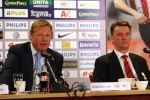Eindhoven, Kompetitiewedstrijd PSV-AZ, eindstand 2-3
Seizoen 2006/2007
Persconferentie na afloop met Ronald Koeman en Louis v Gaal