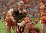 Munchen, 25 Juni 1988 Finale Europees Kampioenschap 1988
Nederland-Rusland met een eindstand van 2-0
Blijdschap bij Ronald koeman, Ruud Gullit, Arnold Muhren en Jan Wouters na de 1-0 van RG
EK 1988