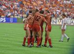 Munchen, 25 Juni 1988 Finale Europees Kampioenschap 1988
Nederland-Rusland met een eindstand van 2-0
Ruud Gullit heeft 1-0 gescoord en wordt gefeliciteerd door Arnold Muhren,Adri v Tiggelen en Marco v Basten
EK 1988