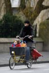Amsterdam 17 januari 2007
Susan Visser met kindje op bakfiets.