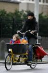 Amsterdam 17 januari 2007
Susan Visser met kindje op bakfiets.